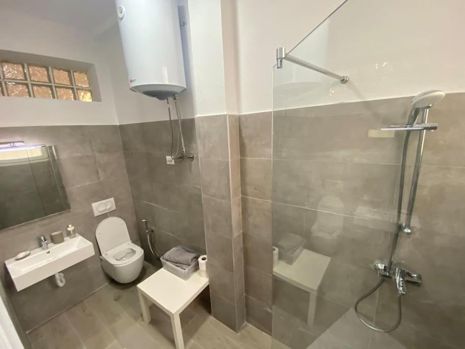 Villa Vila Vorpsi Your In With Garden Tirana